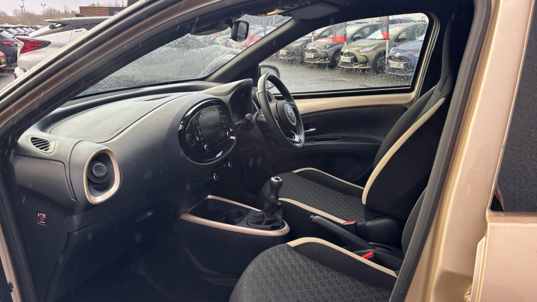 Toyota Aygo X 1.0 VVT-i Edge 5dr Petrol Hatchback